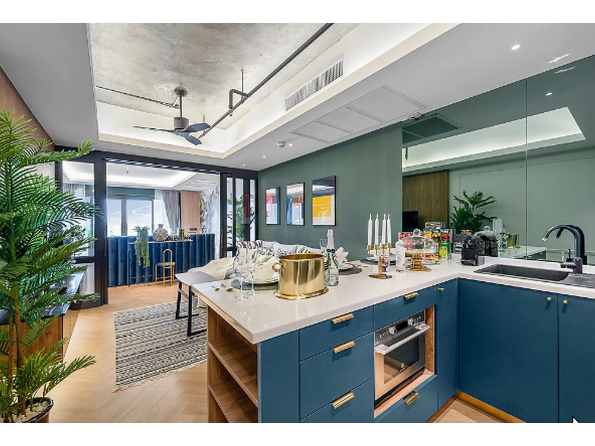 Property photos for State Tower