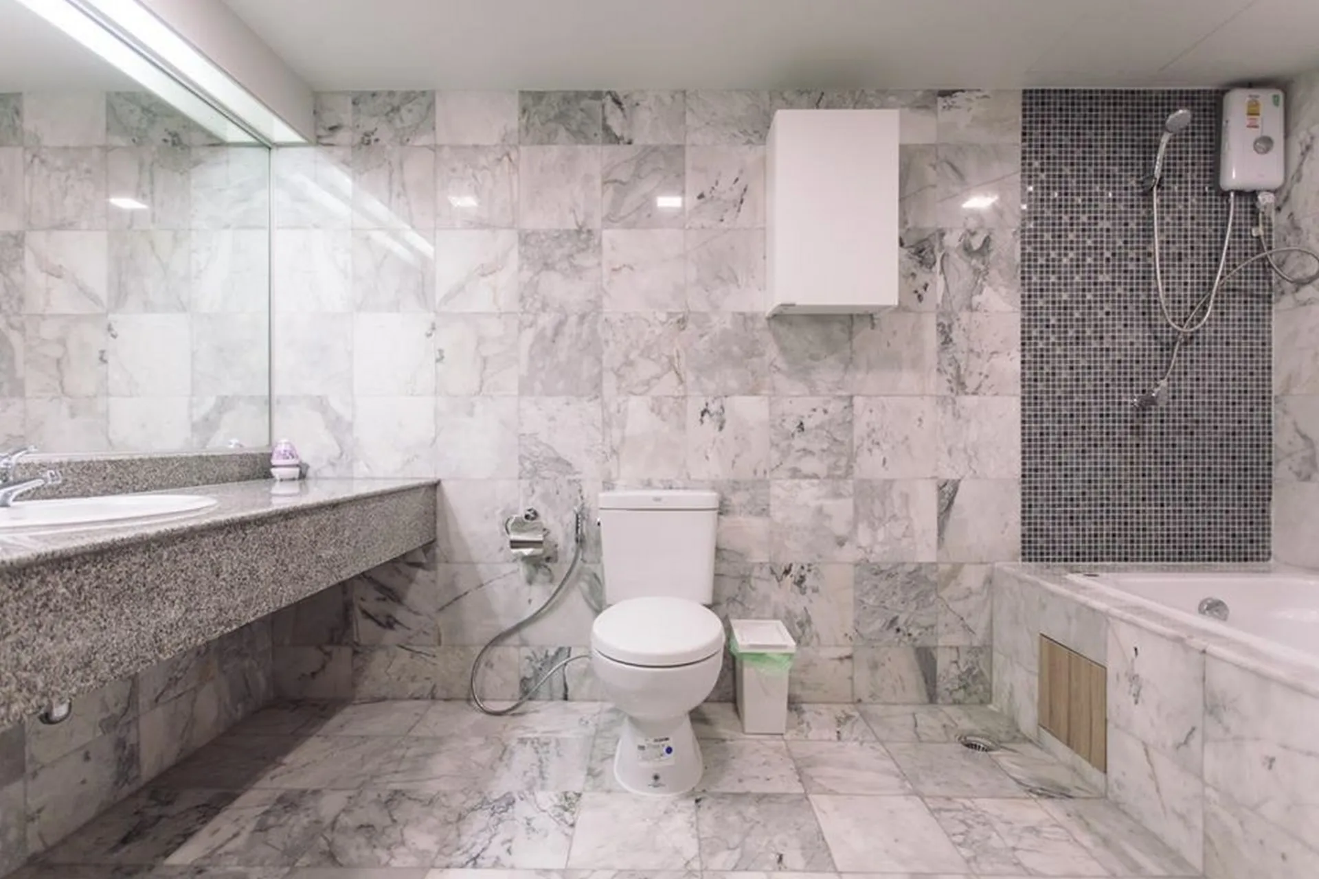 Property photos for State Tower