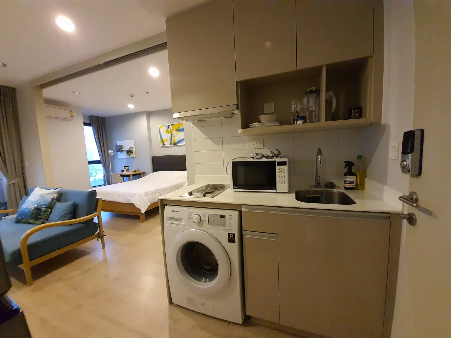 Property photos for Ideo Q Ratchathewi