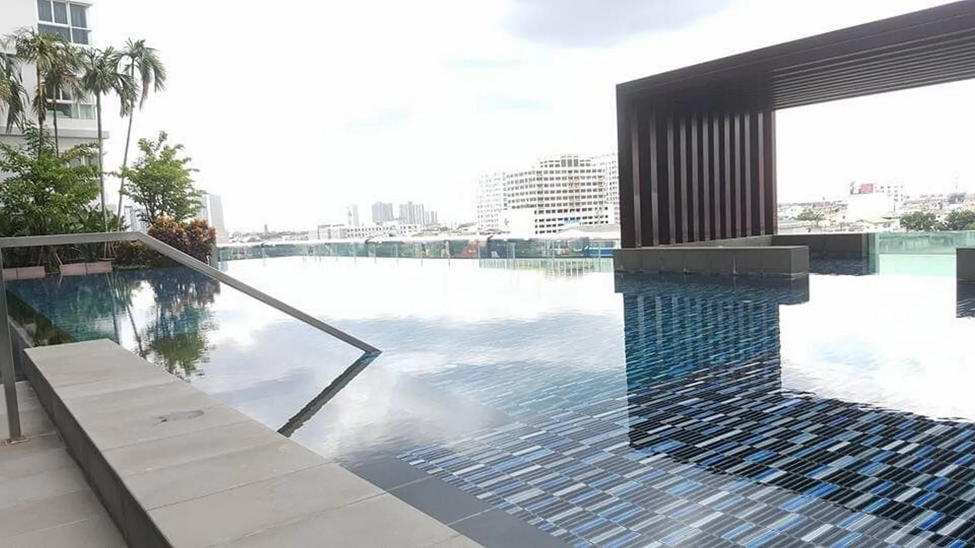 Property photos for The Parkland Grand Taksin