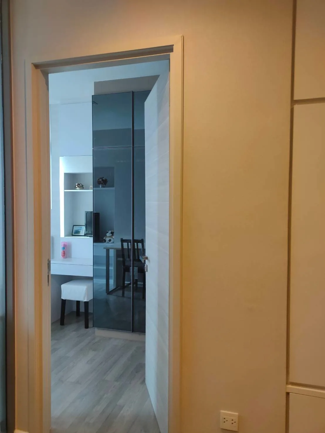Property photos for The Room Sathorn - St.Louis