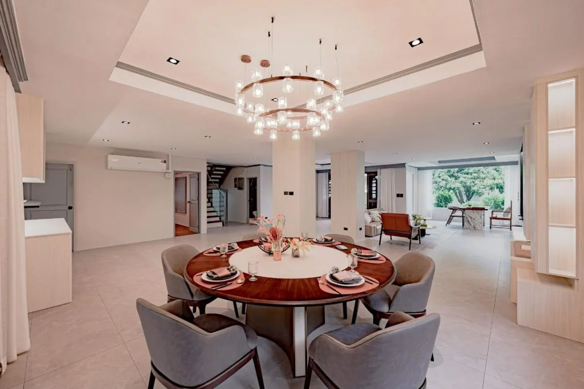 Property photos for Single House Suk. 101