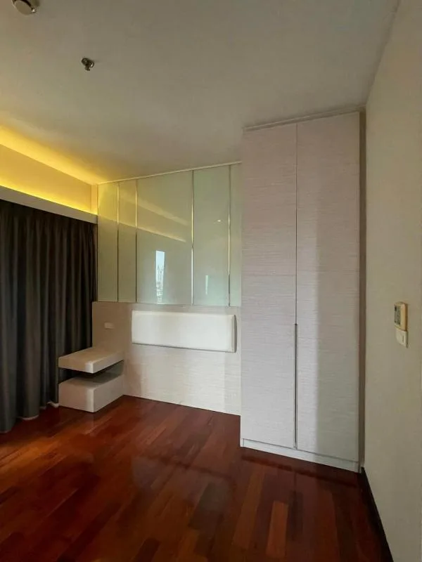 Property photos for Noble Ora