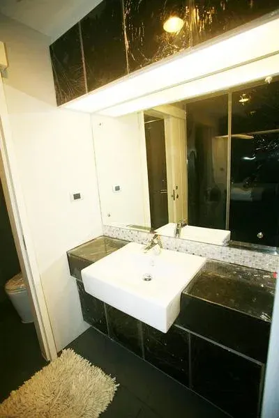 Property photos for The Crest Sukhumvit 34