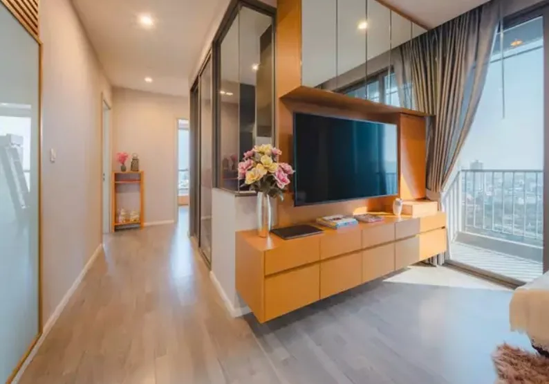 Property photos for The Room Sathorn - St.Louis
