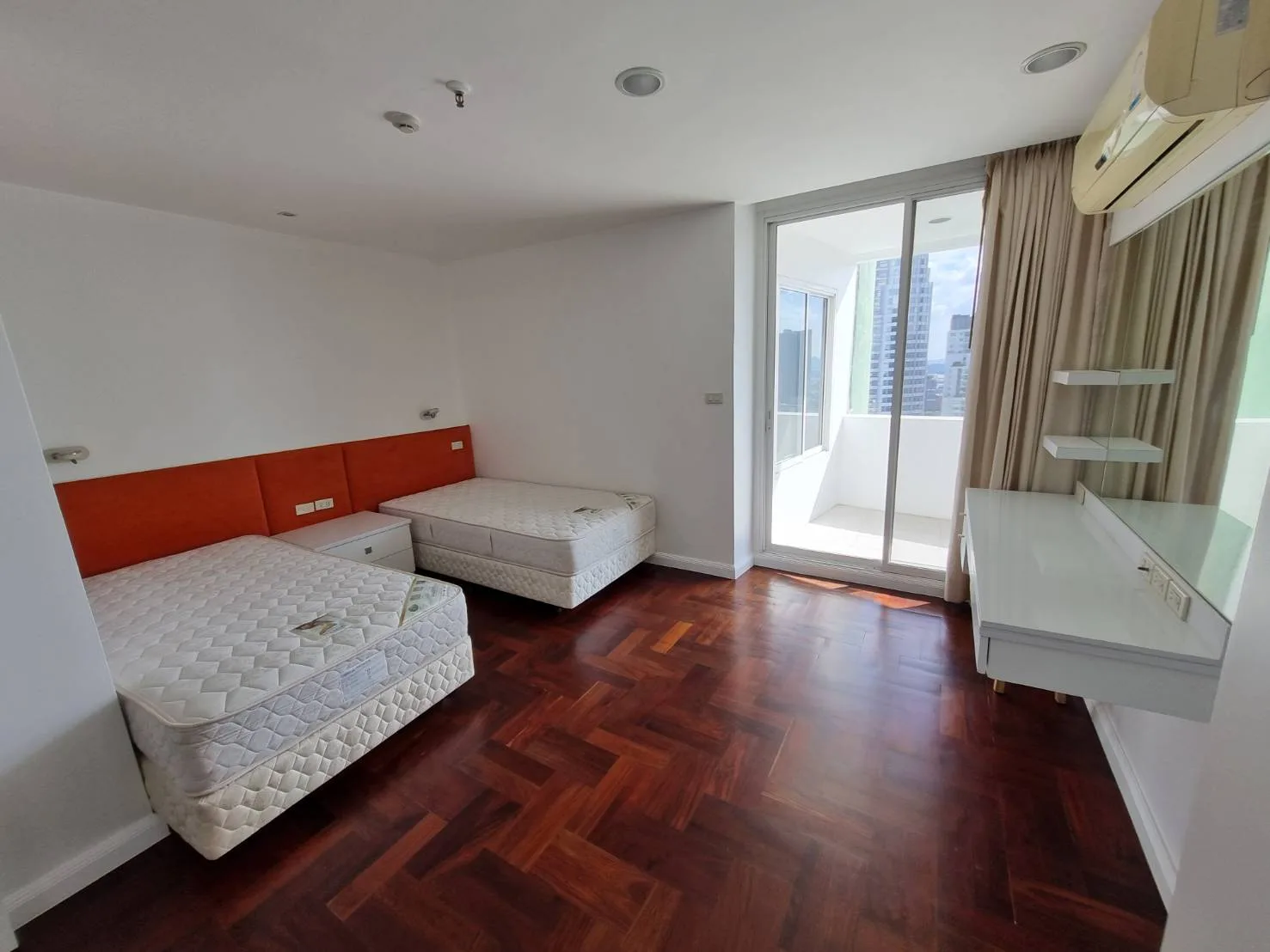 Property photos for Fifty Fifth Tower