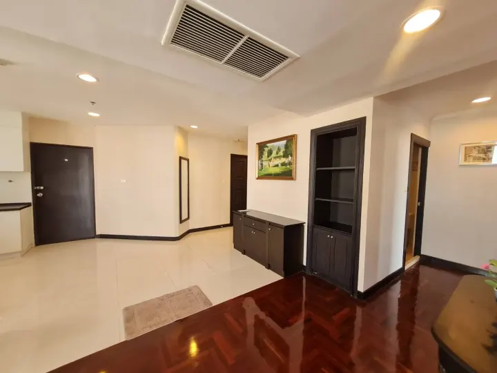 Property photos for Lake Green