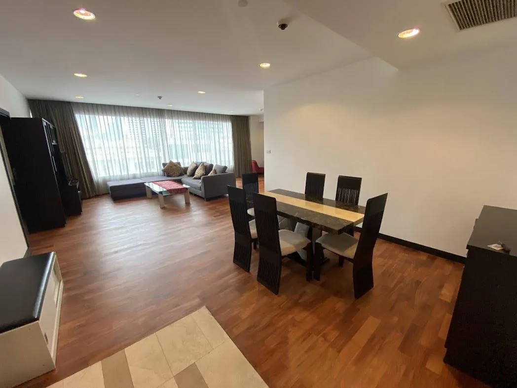 Property photos for Wilshire