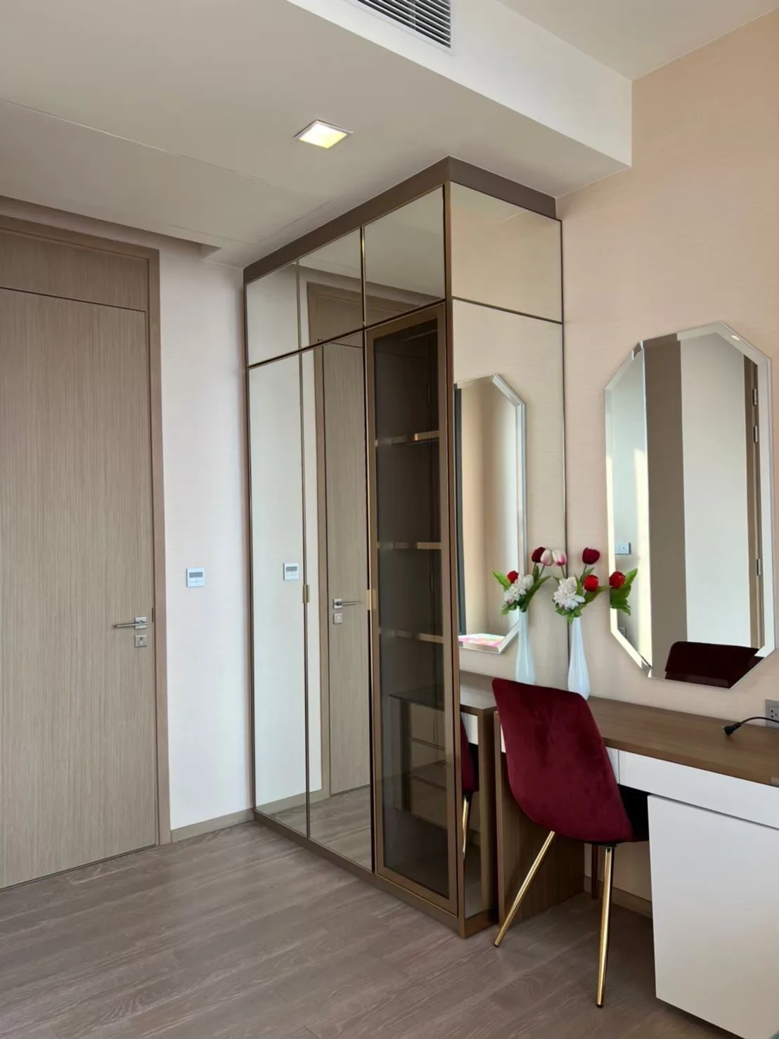 Property photos for The Esse Asoke