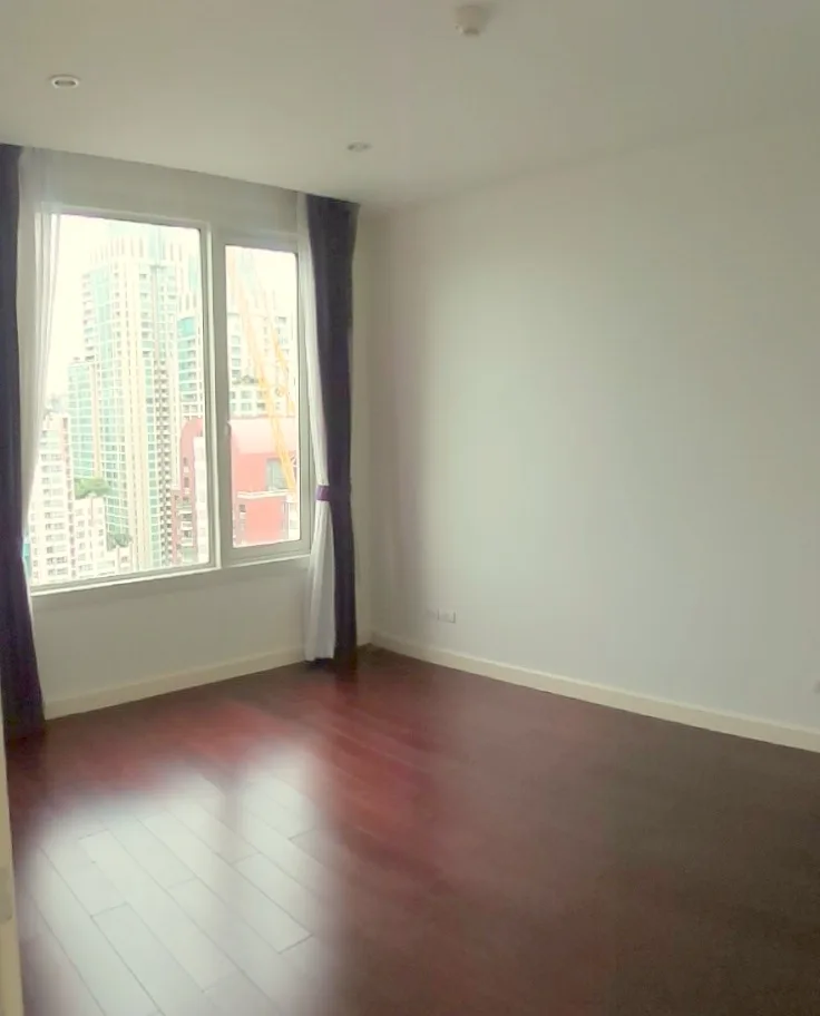 Property photos for MANHATTAN CHIDLOM
