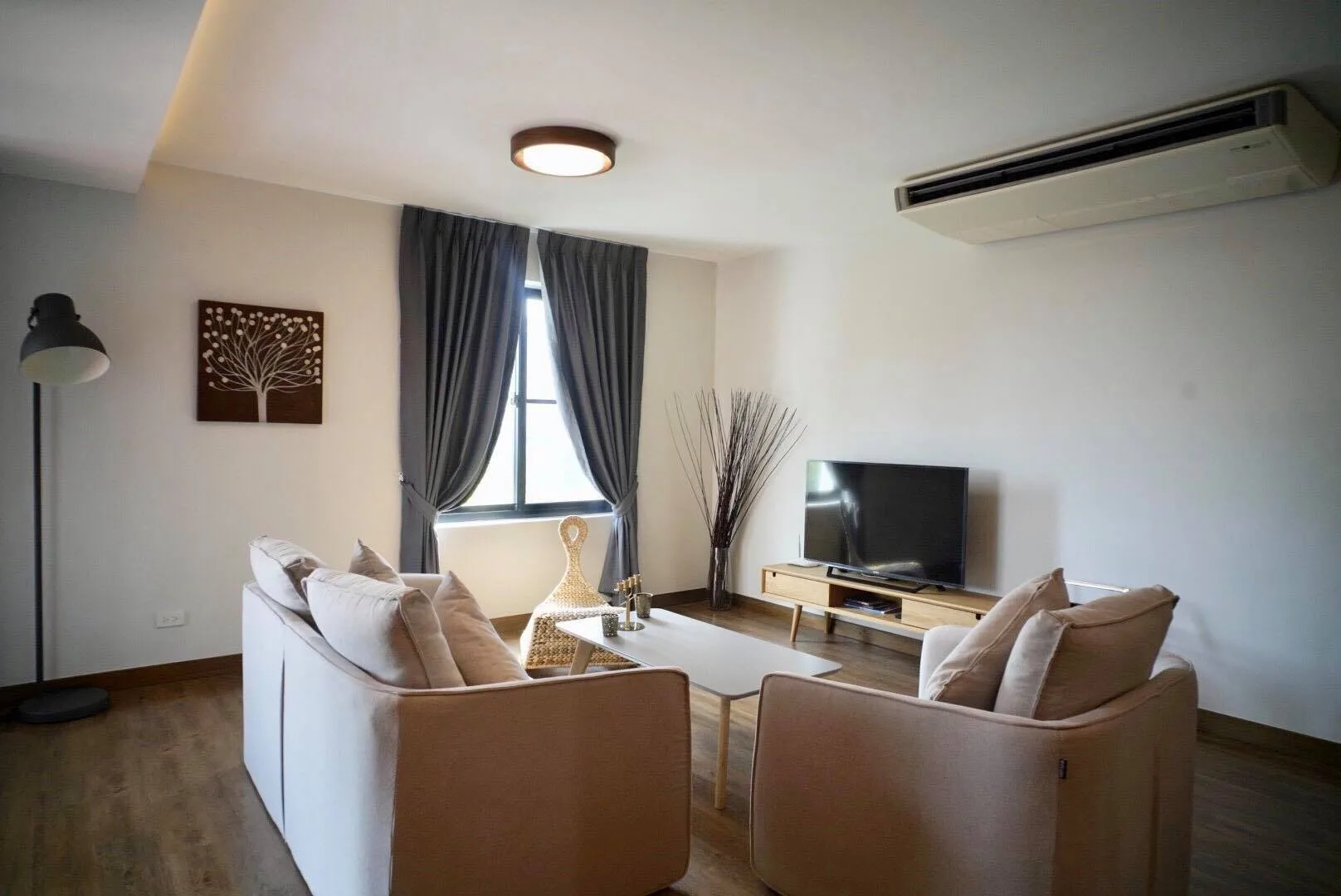 Property photos for Lily House