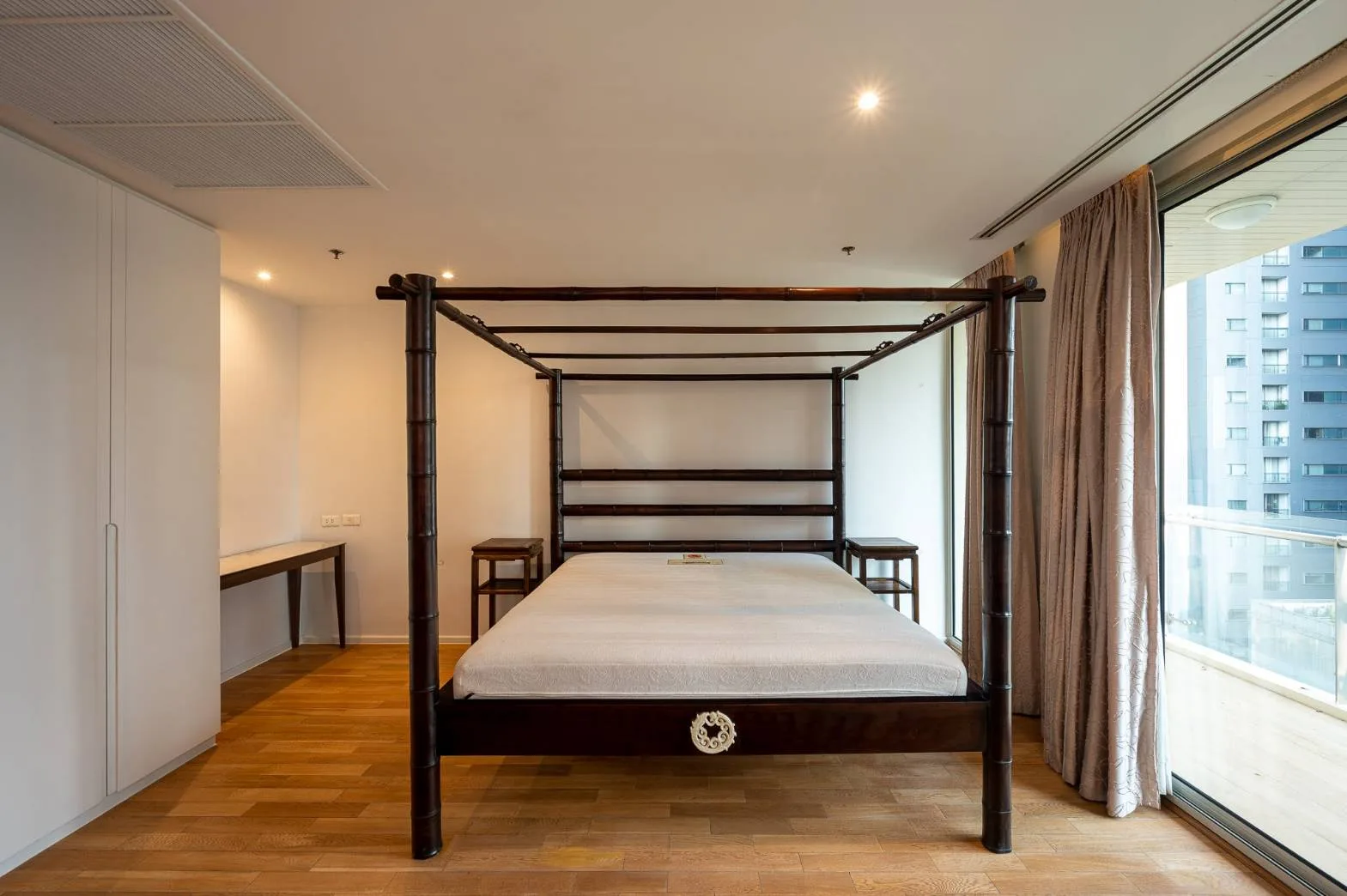 Property photos for The Legend Saladaeng