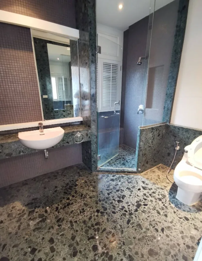 Property photos for Royal Residence Park