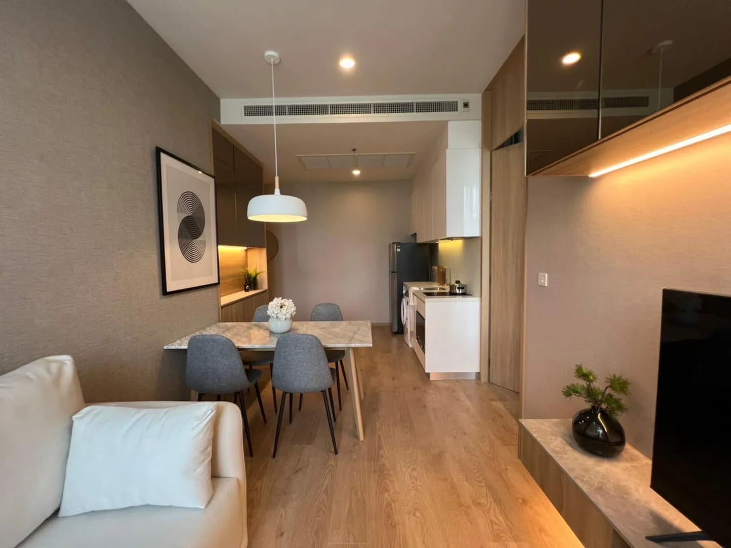 Property photos for Noble BE19