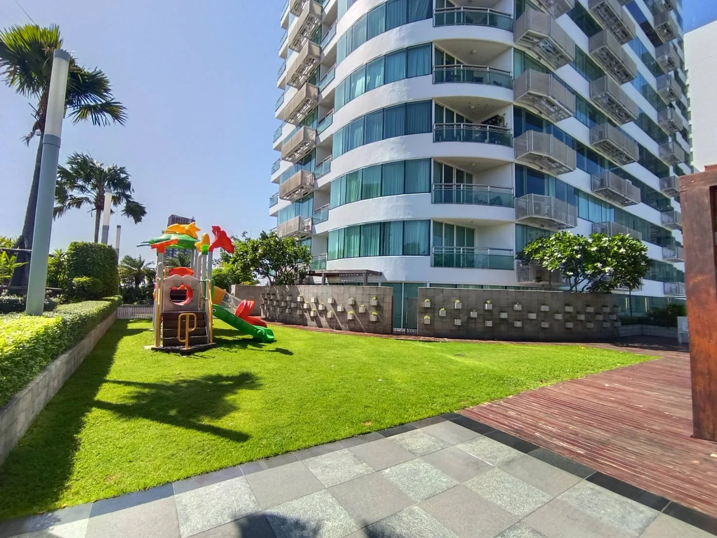 Property photos for Eight Thonglor Residence