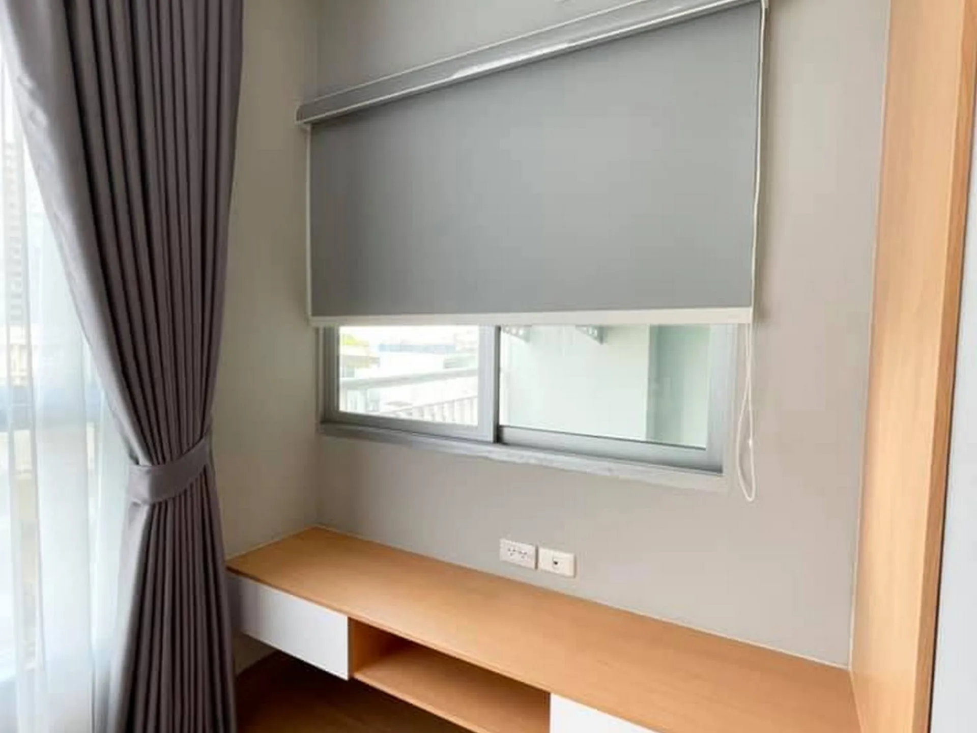 Property photos for Life @ Phahon - Ari