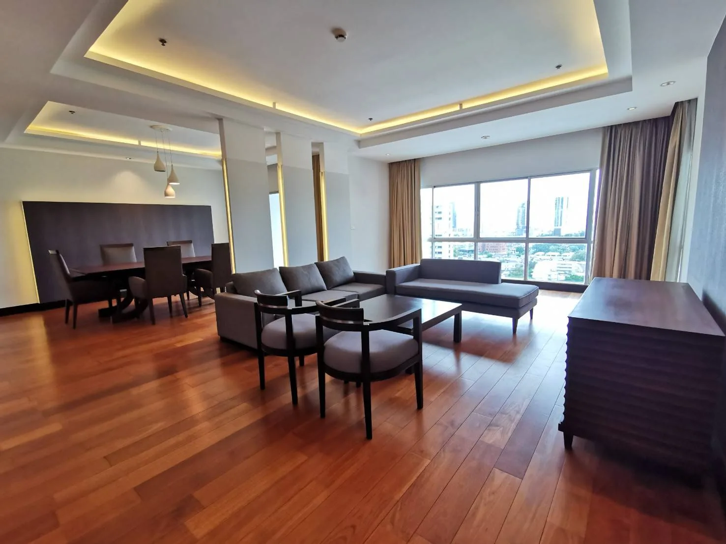 Property photos for Royal Residence Park