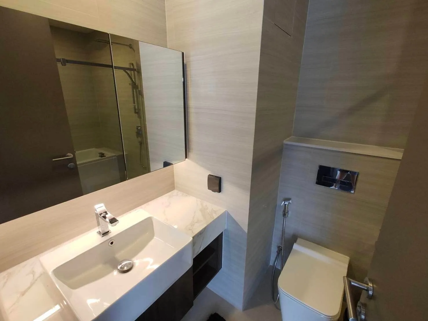 Property photos for Park Origin Thonglor
