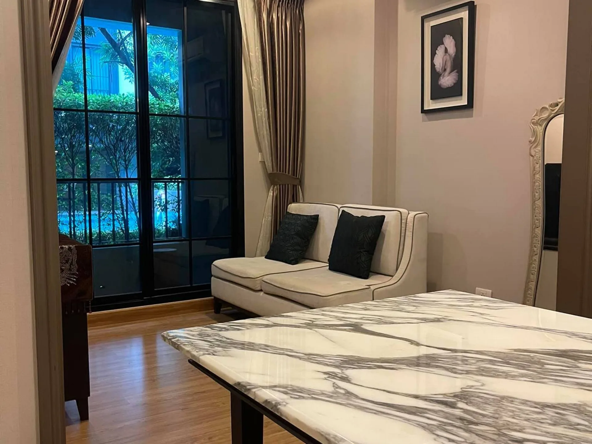 Property photos for The Reserve - Kasemsan 3