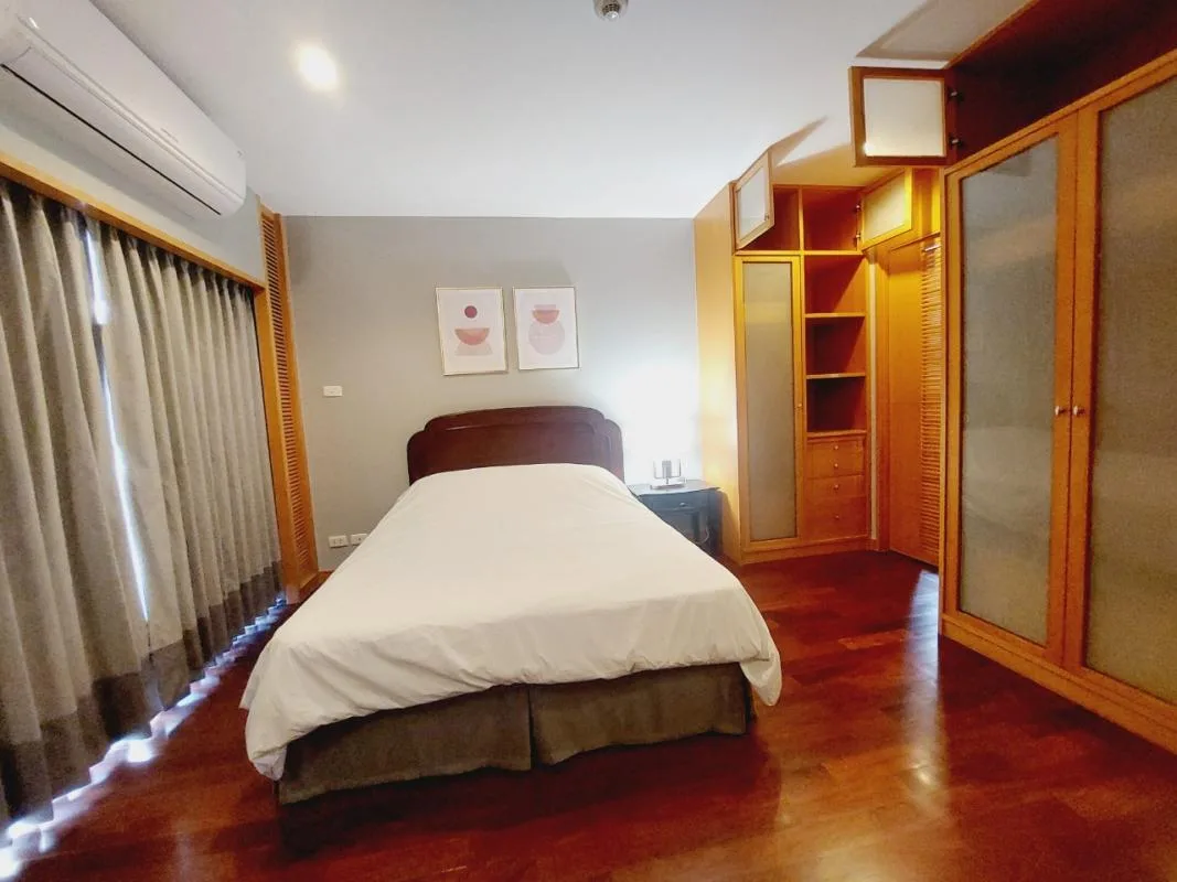 Property photos for Esmeralda Apartments