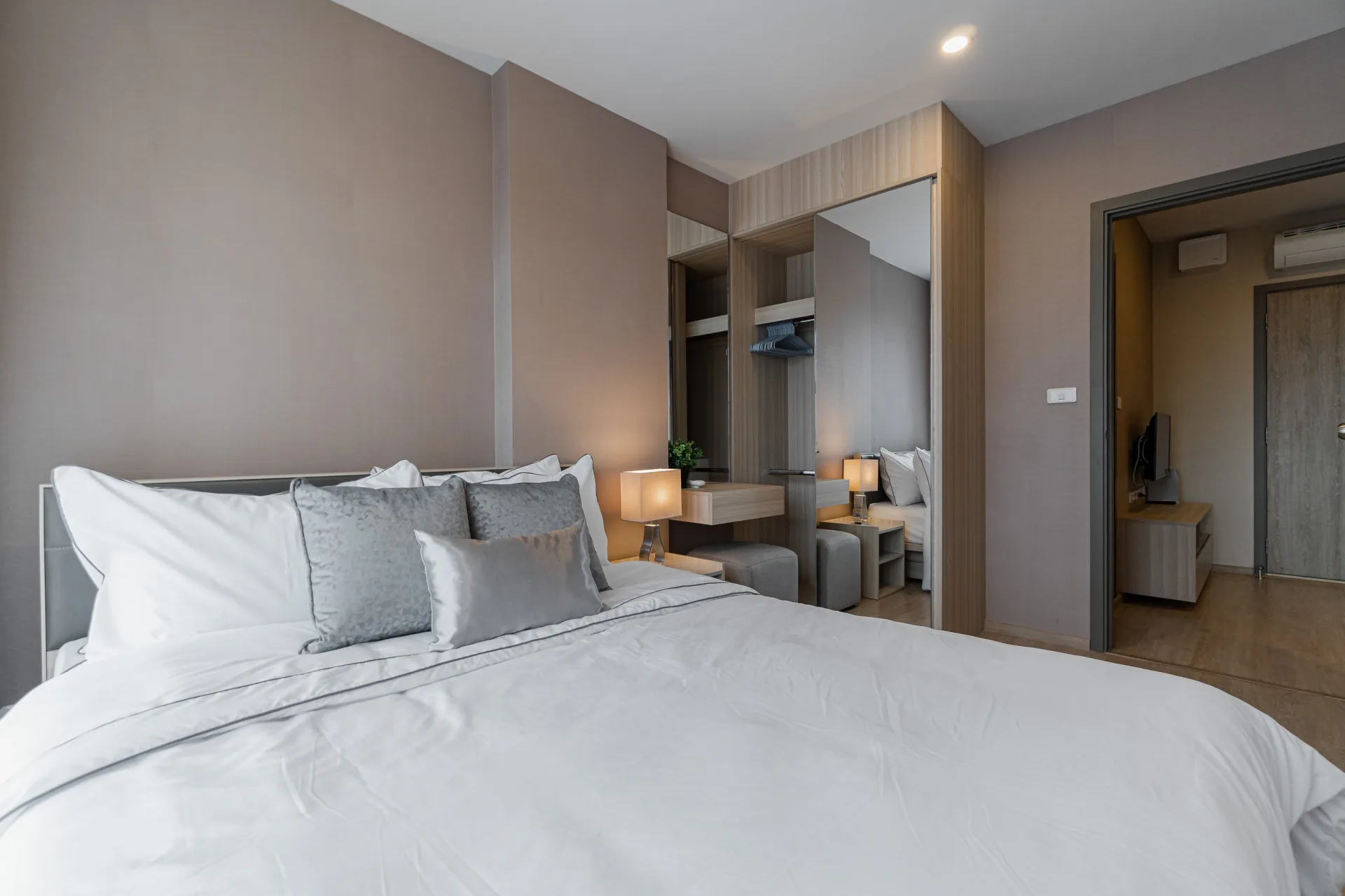 Property photos for IDEO O2