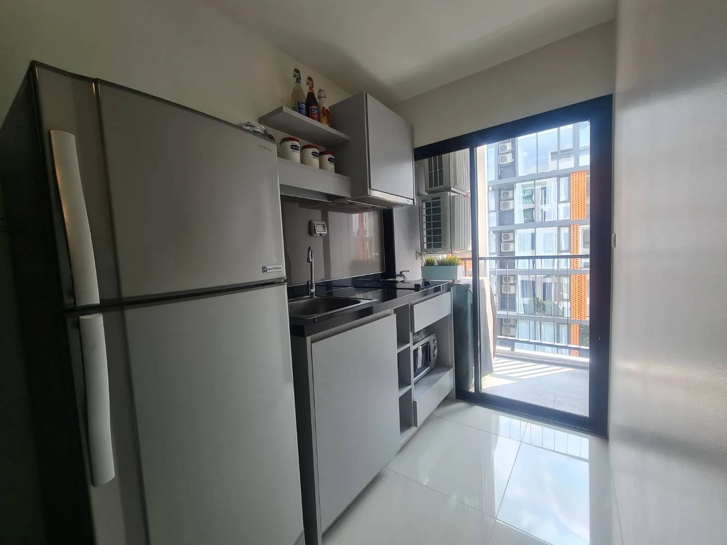 Property photos for Zenith Place Sukhumvit 42