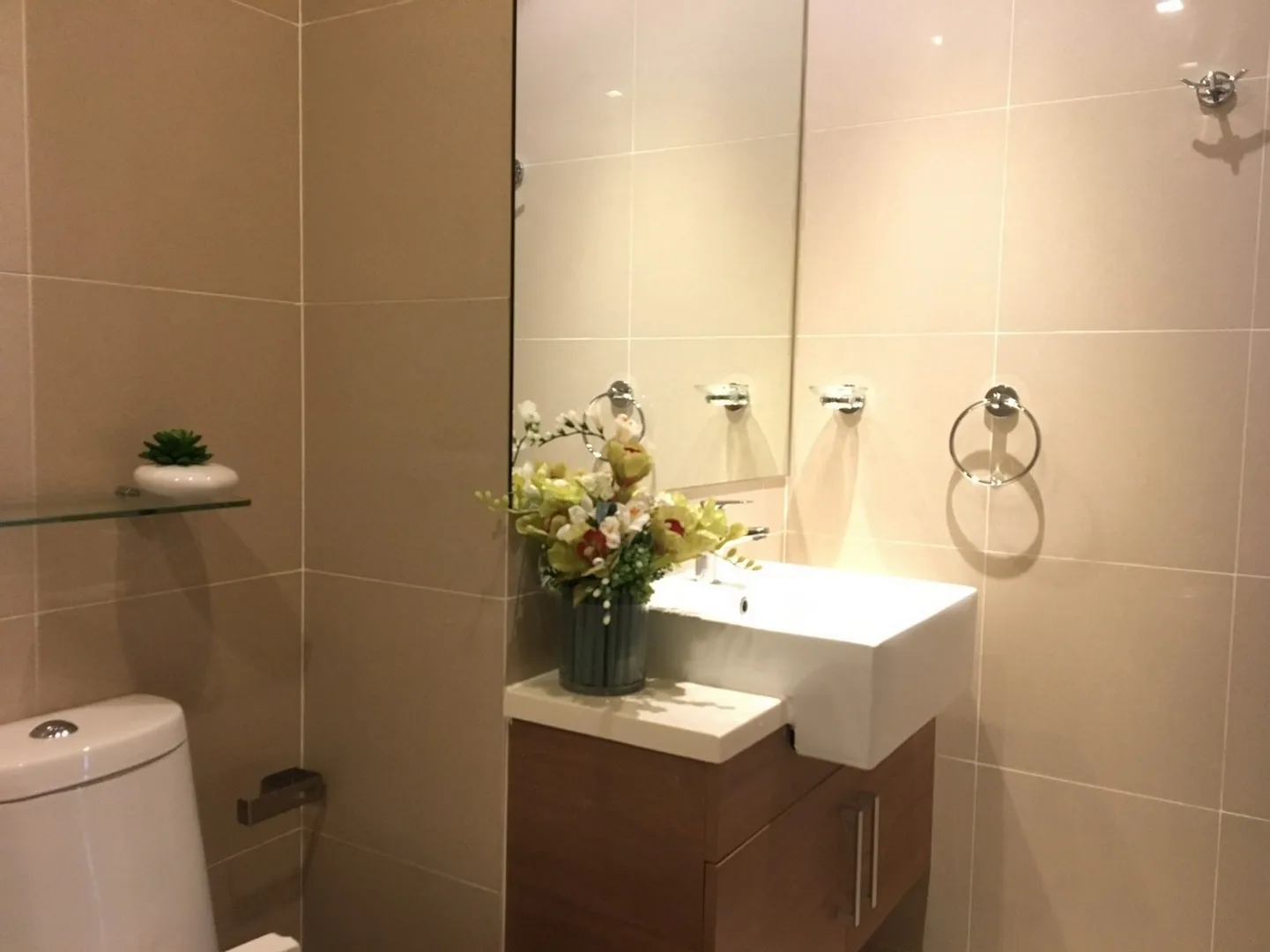 Property photos for Noble Refine