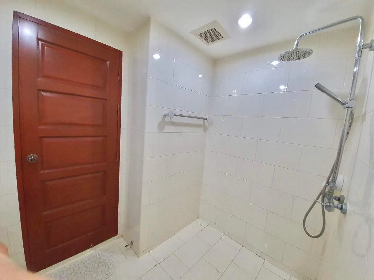 Property photos for PG Rama IX