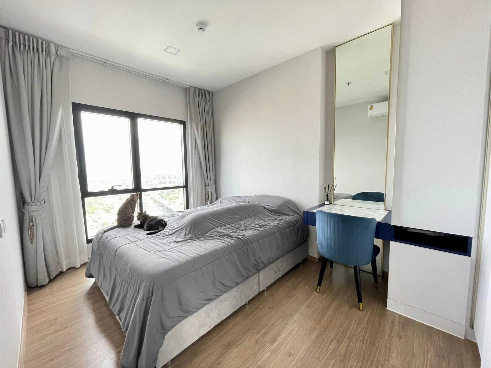 Property photos for Metris Rama 9-ramkhamhaeng
