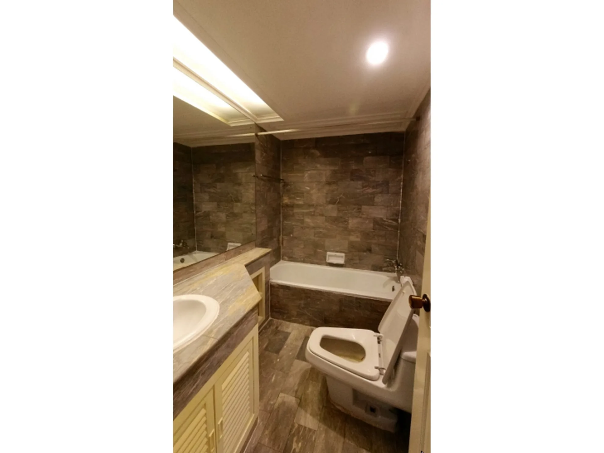Property photos for Single House Soi Ruamrudee
