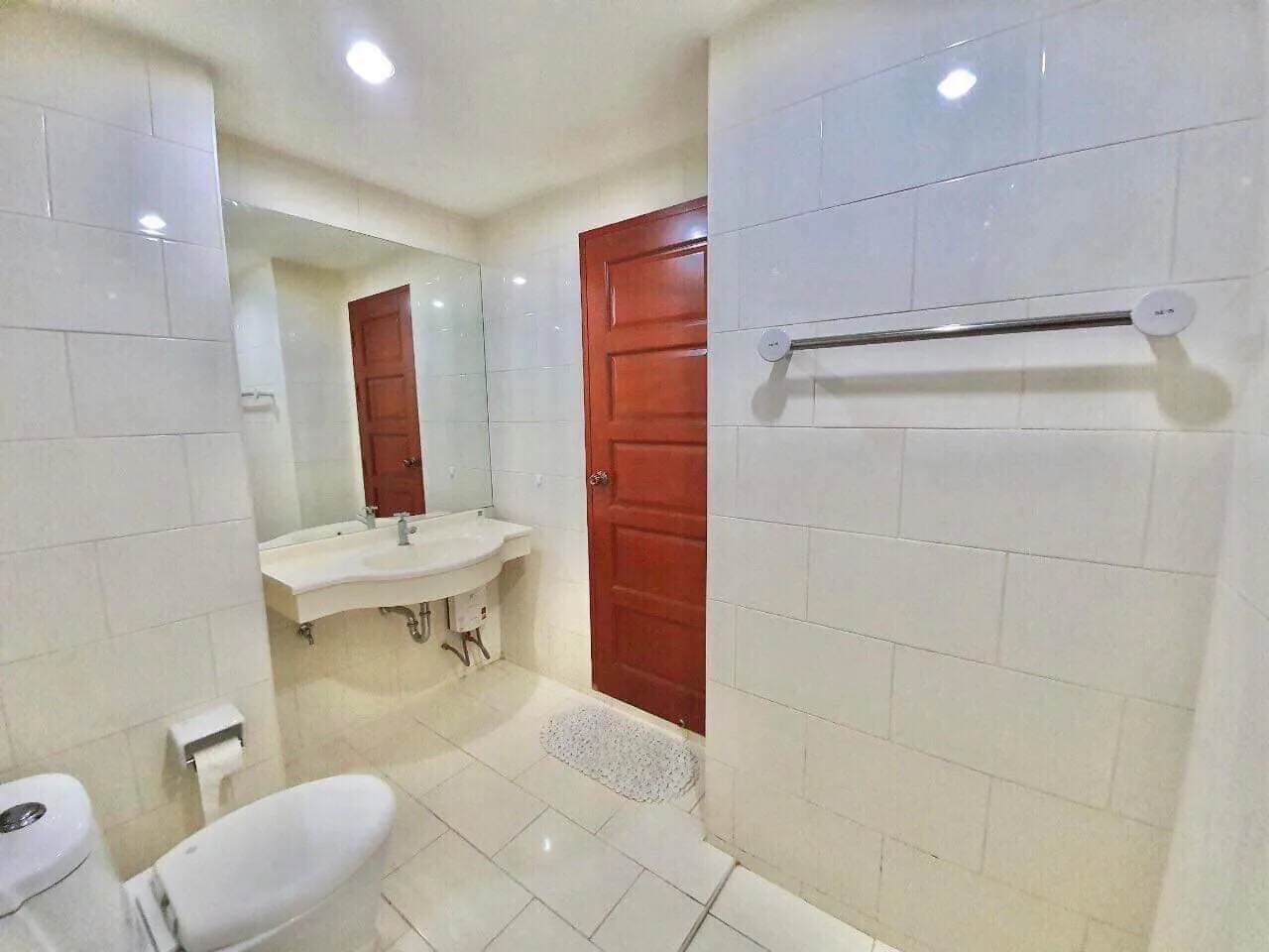 Property photos for PG Rama IX