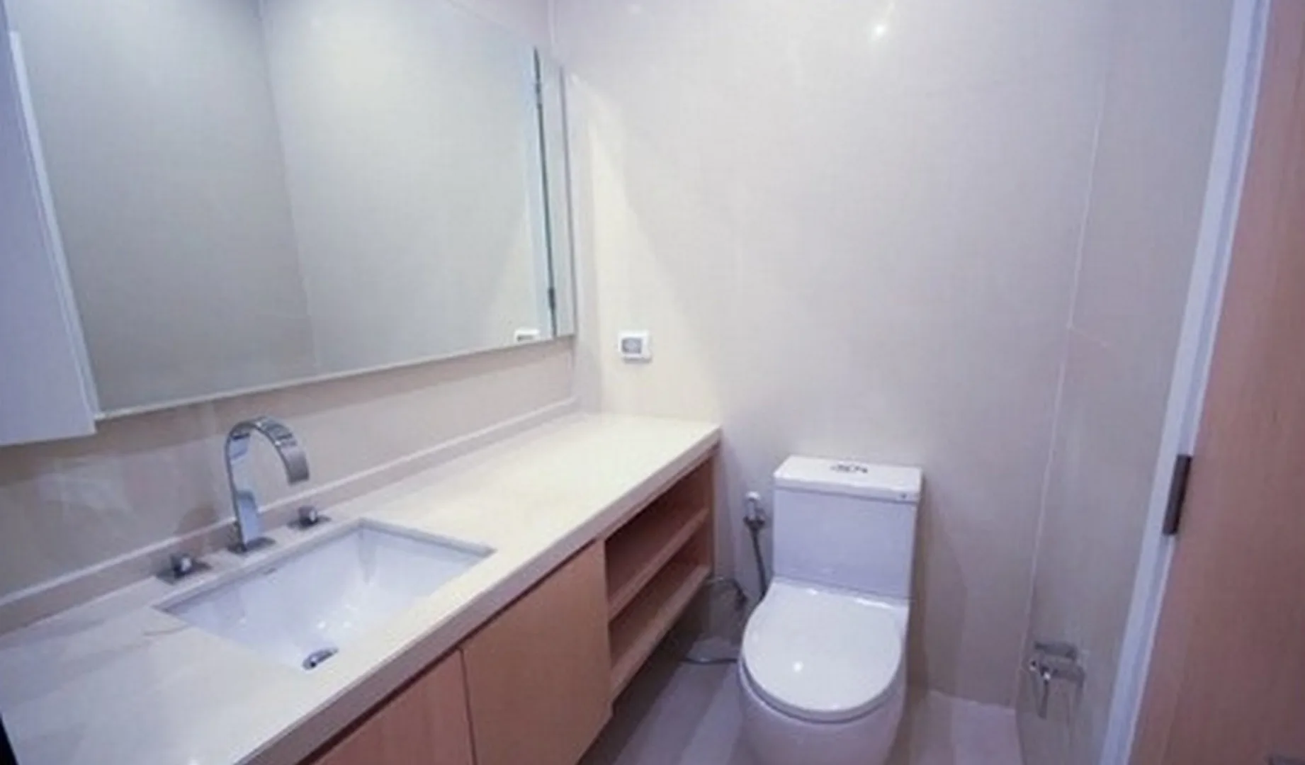 Property photos for Wind Ratchayothin