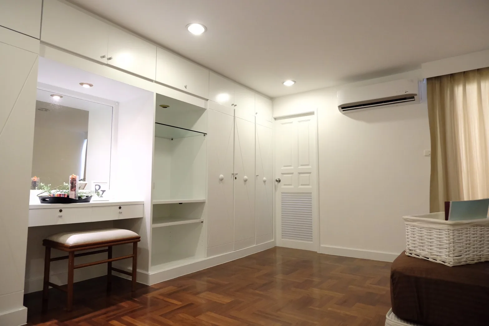 Property photos for SanguanSap Mansion