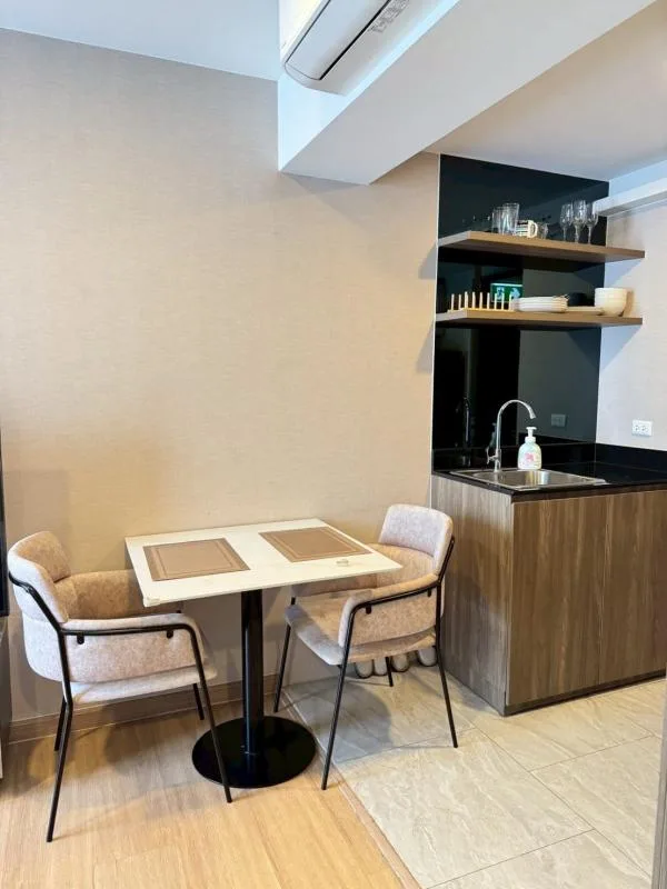 Property photos for Lloyd Soonvijai-thonglor