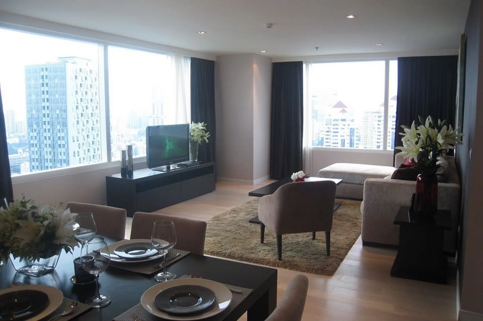 Property photos for Eight Thonglor Residence