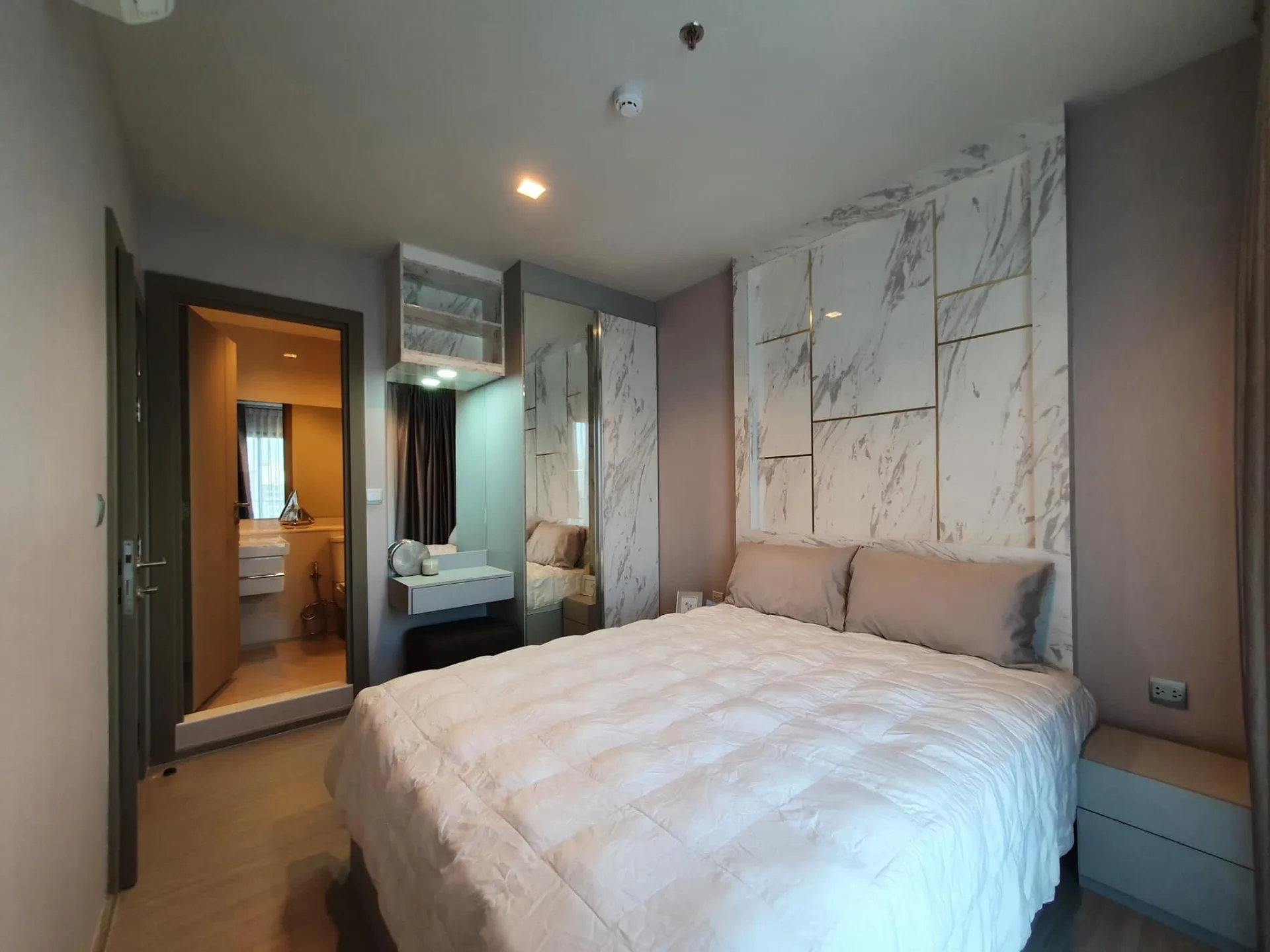 Property photos for LIFE Asoke - Rama 9