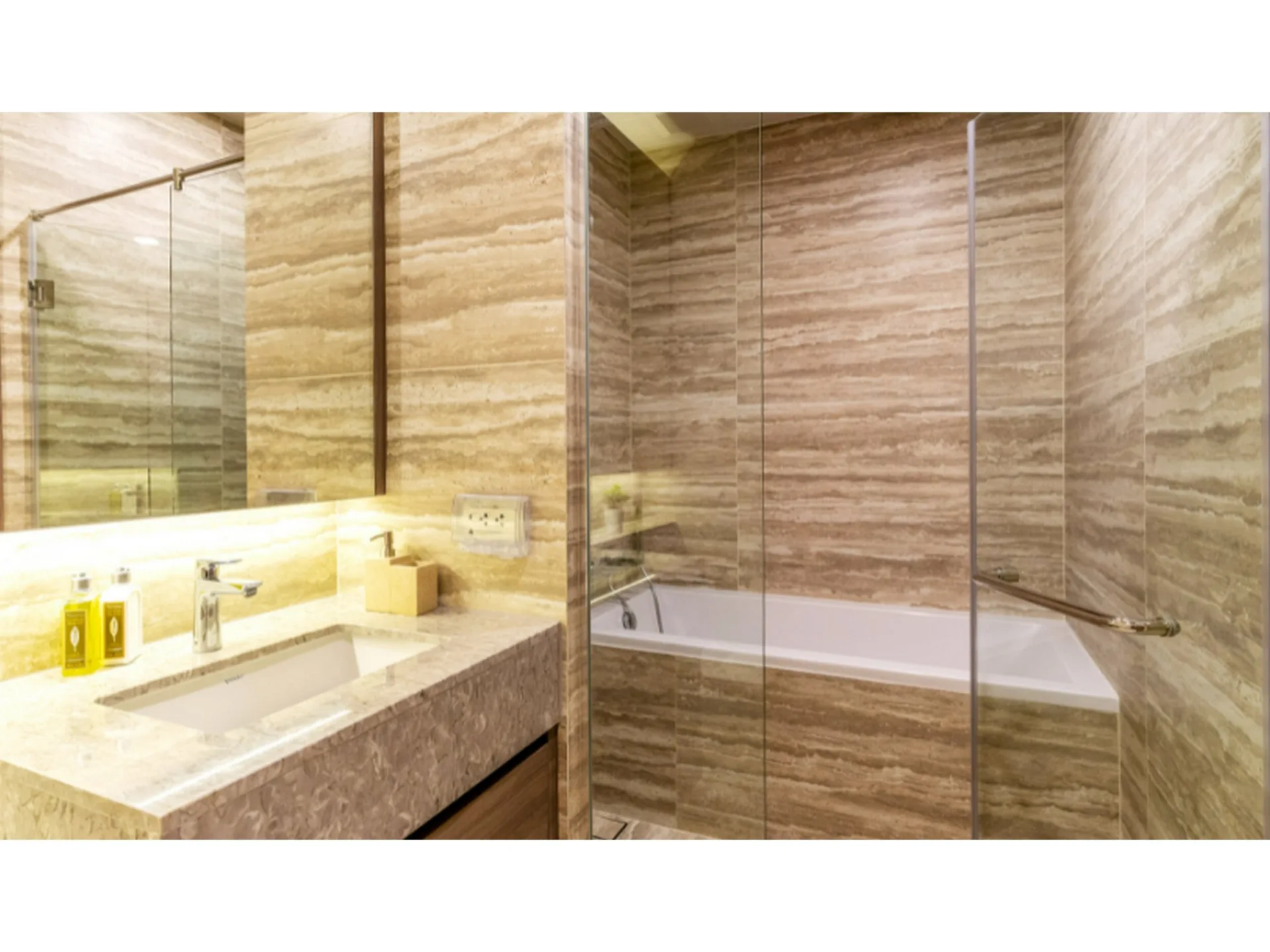 Property photos for Celes Asoke