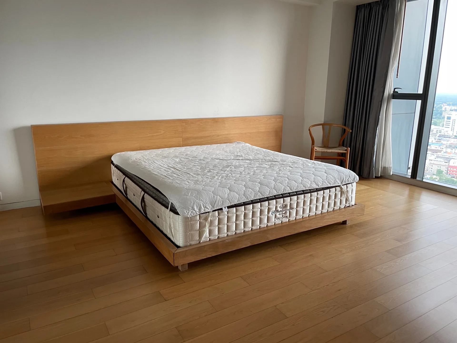 Property photos for The Met