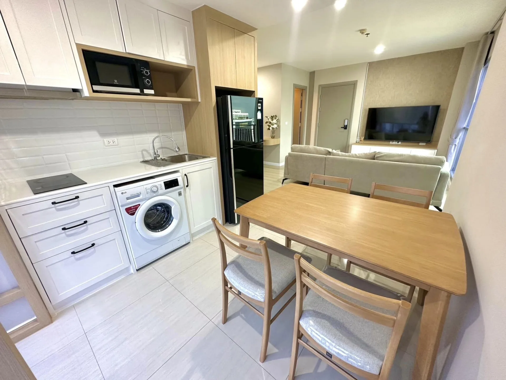 Property photos for Life Ratchadapisek