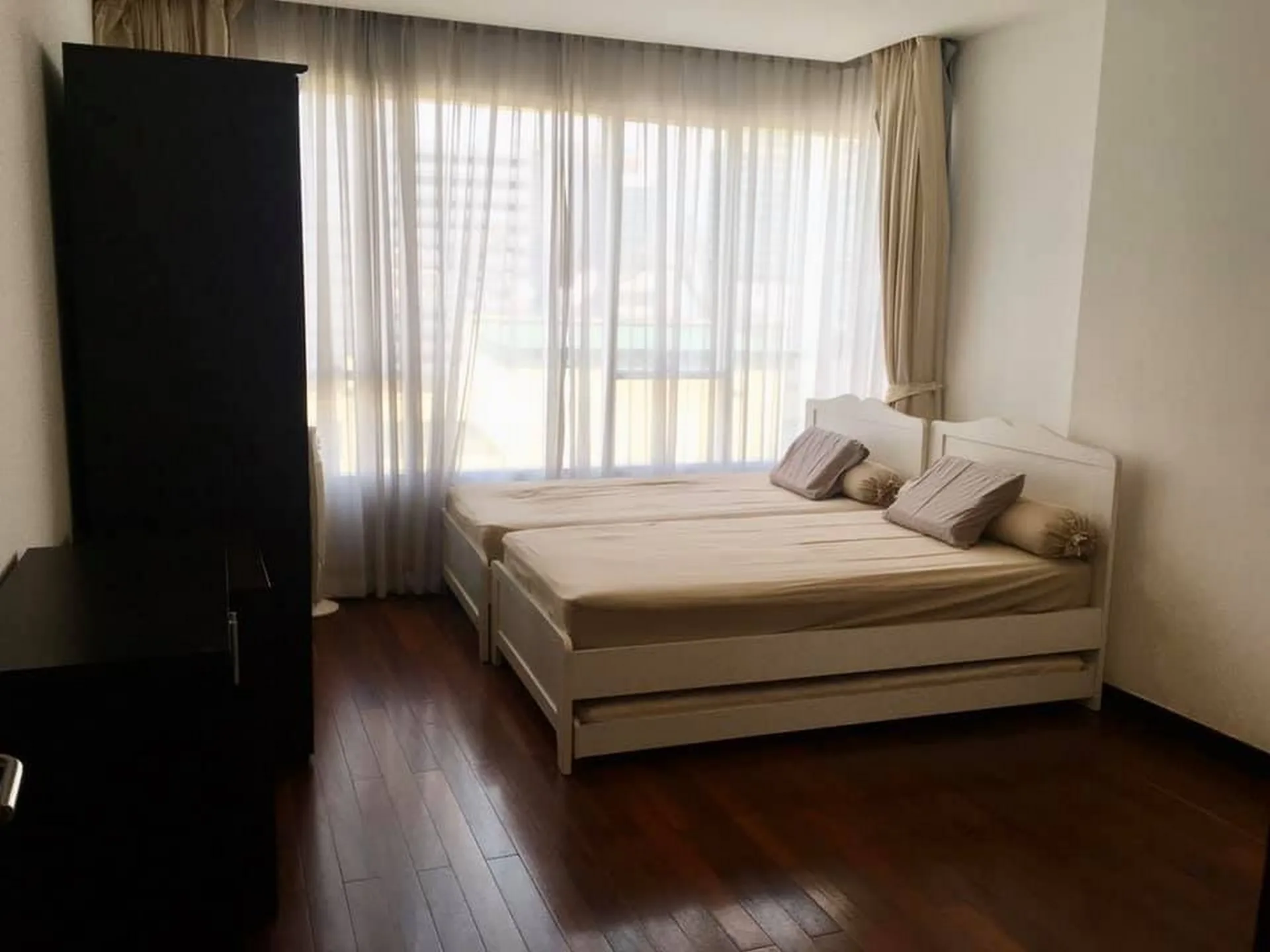 Property photos for Wilshire