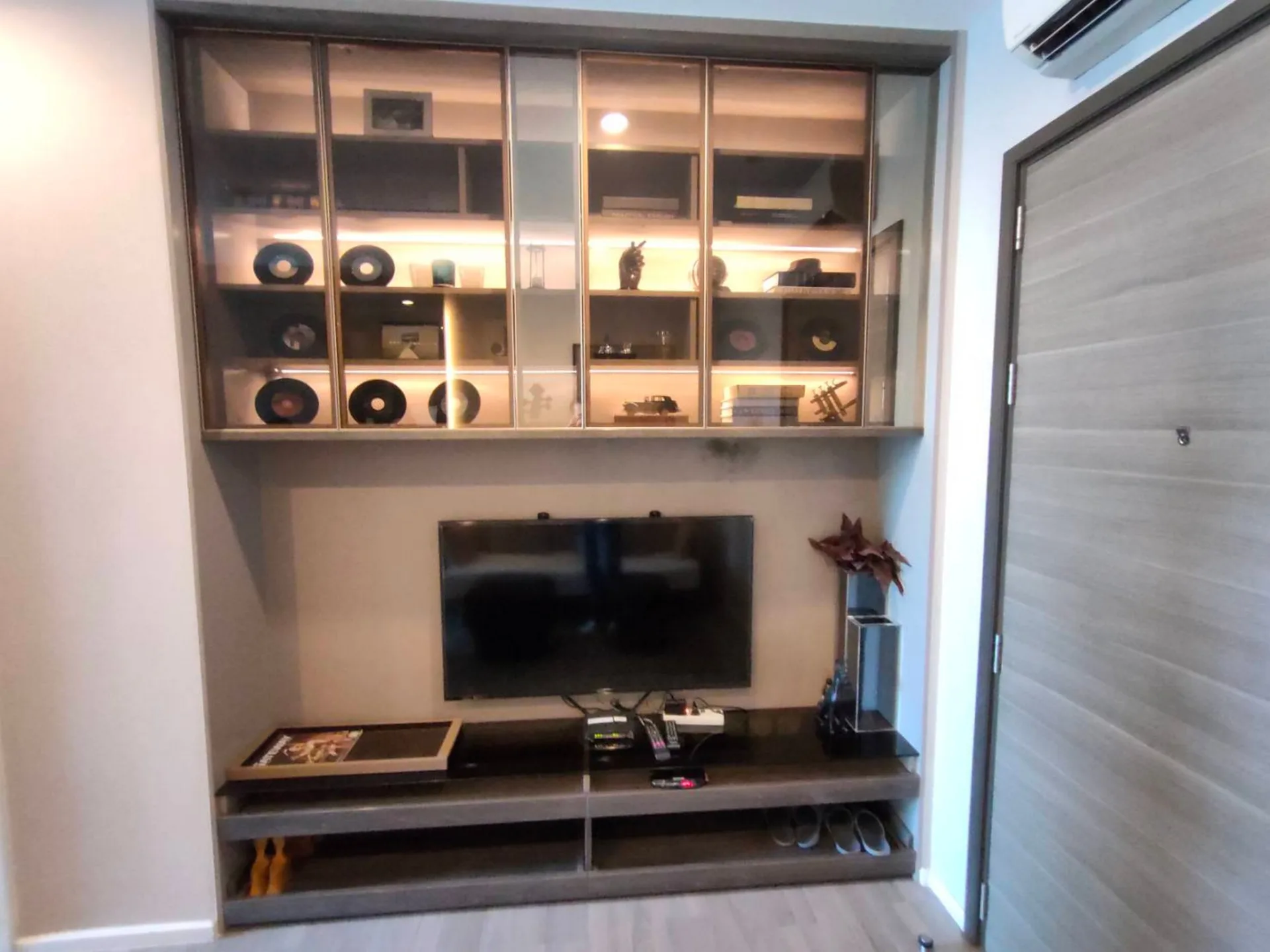 Property photos for The Room Sukhumvit 69