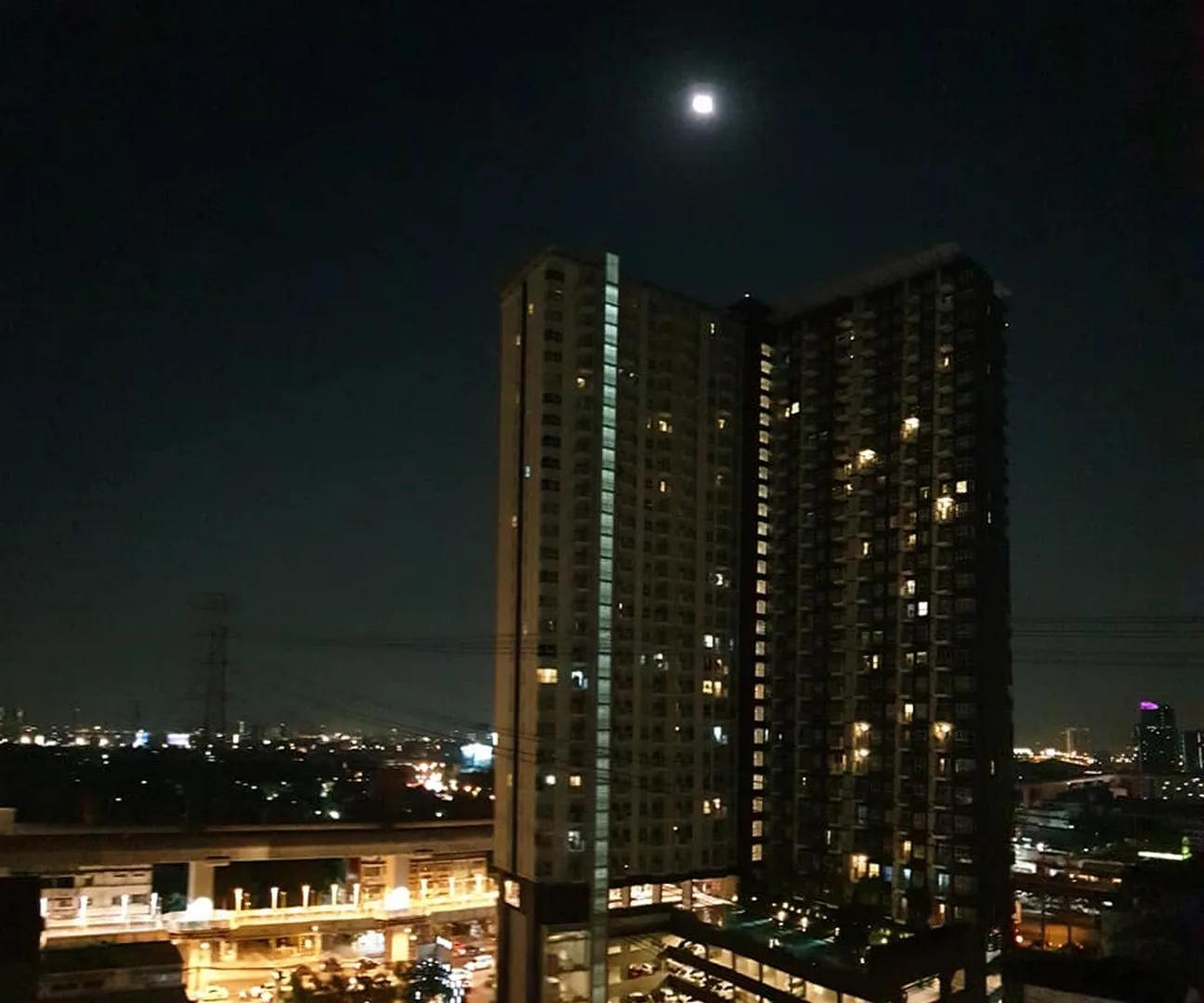 Property photos for The Line Wongsawang