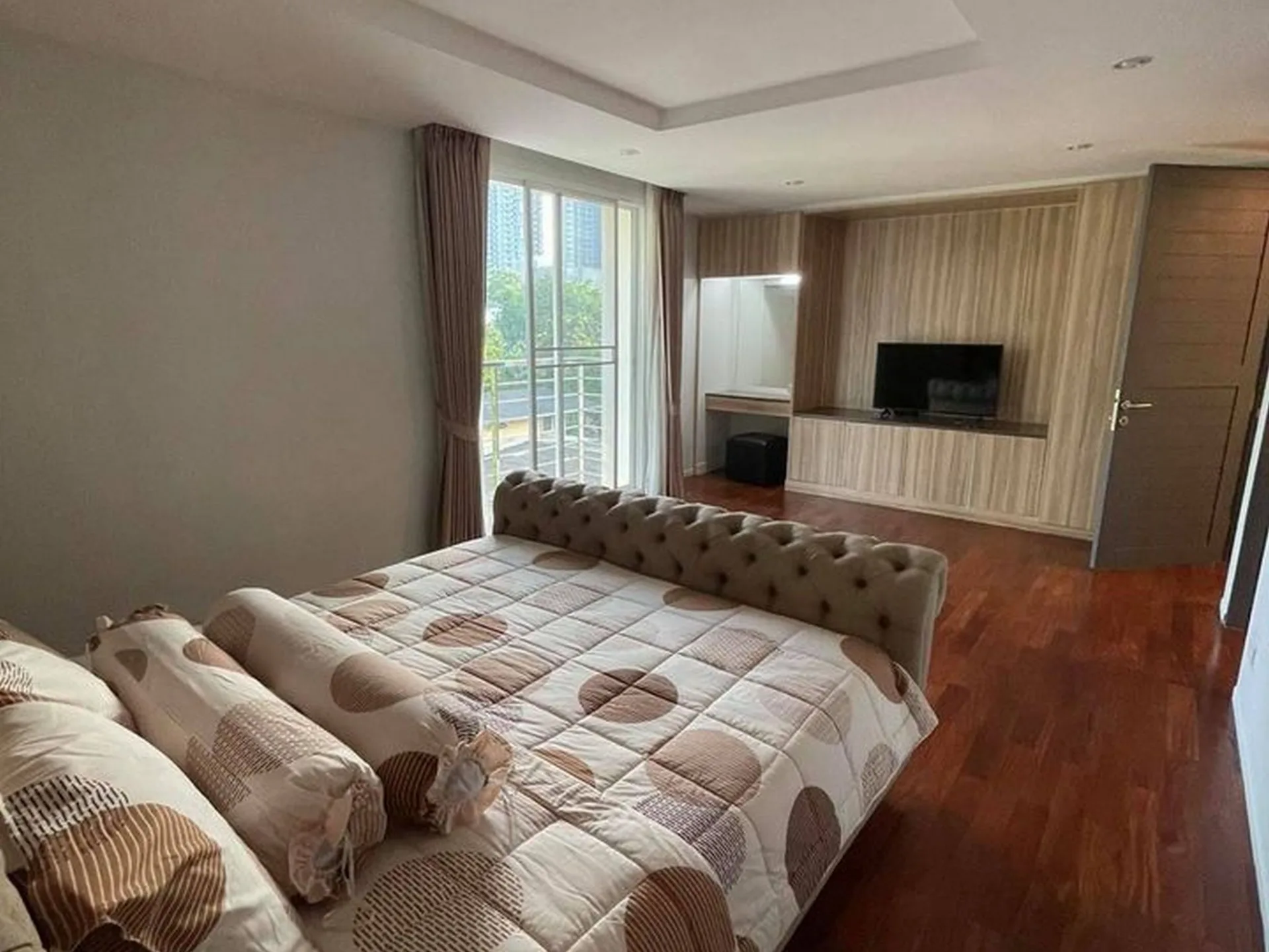 Property photos for L3 Avenue