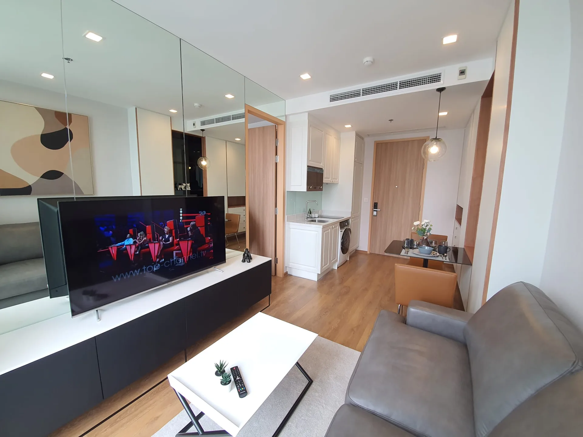 Property photos for Noble BE 33