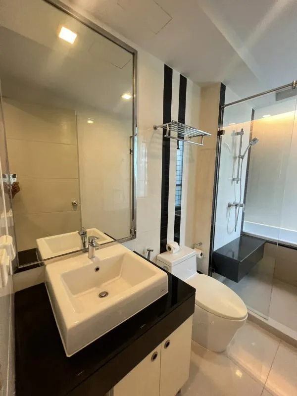 Property photos for Beverly 33