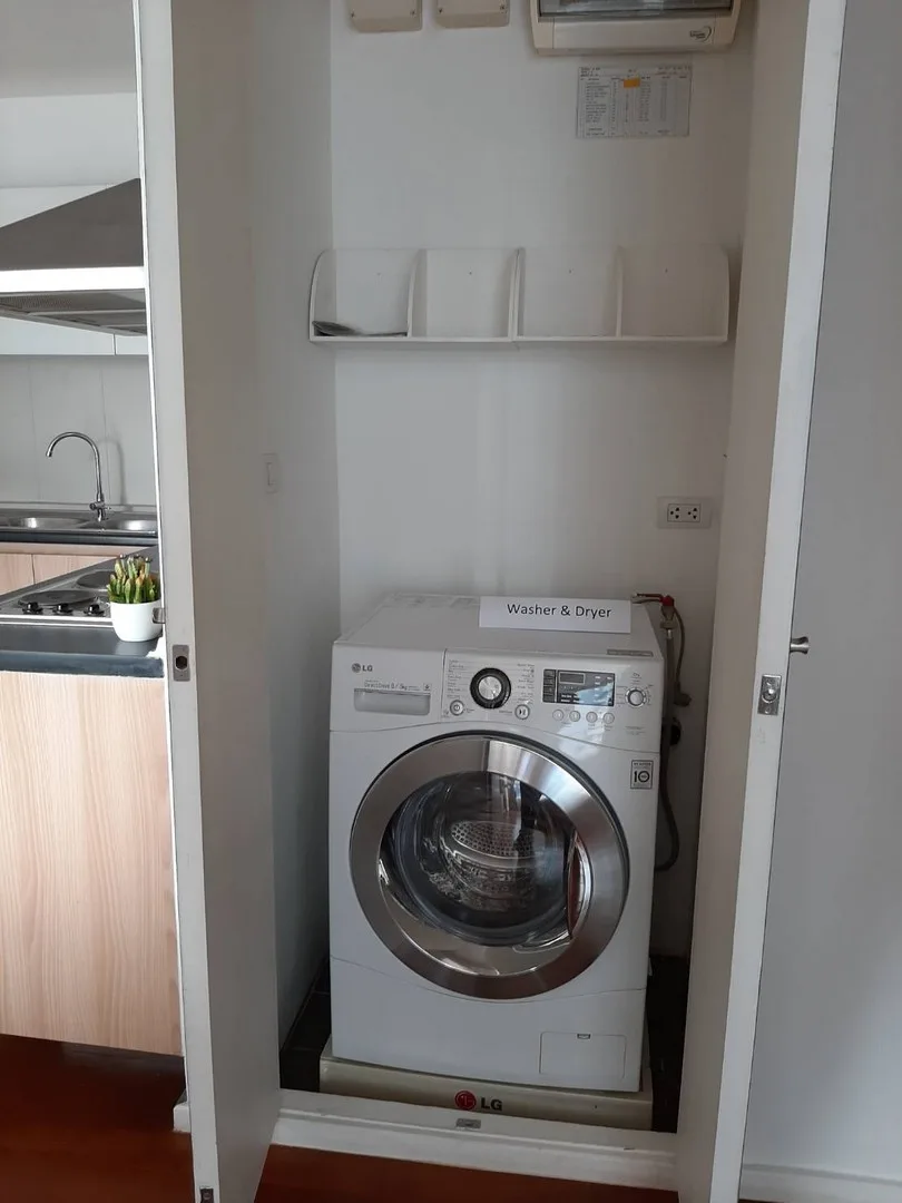 Property photos for Siri On 8
