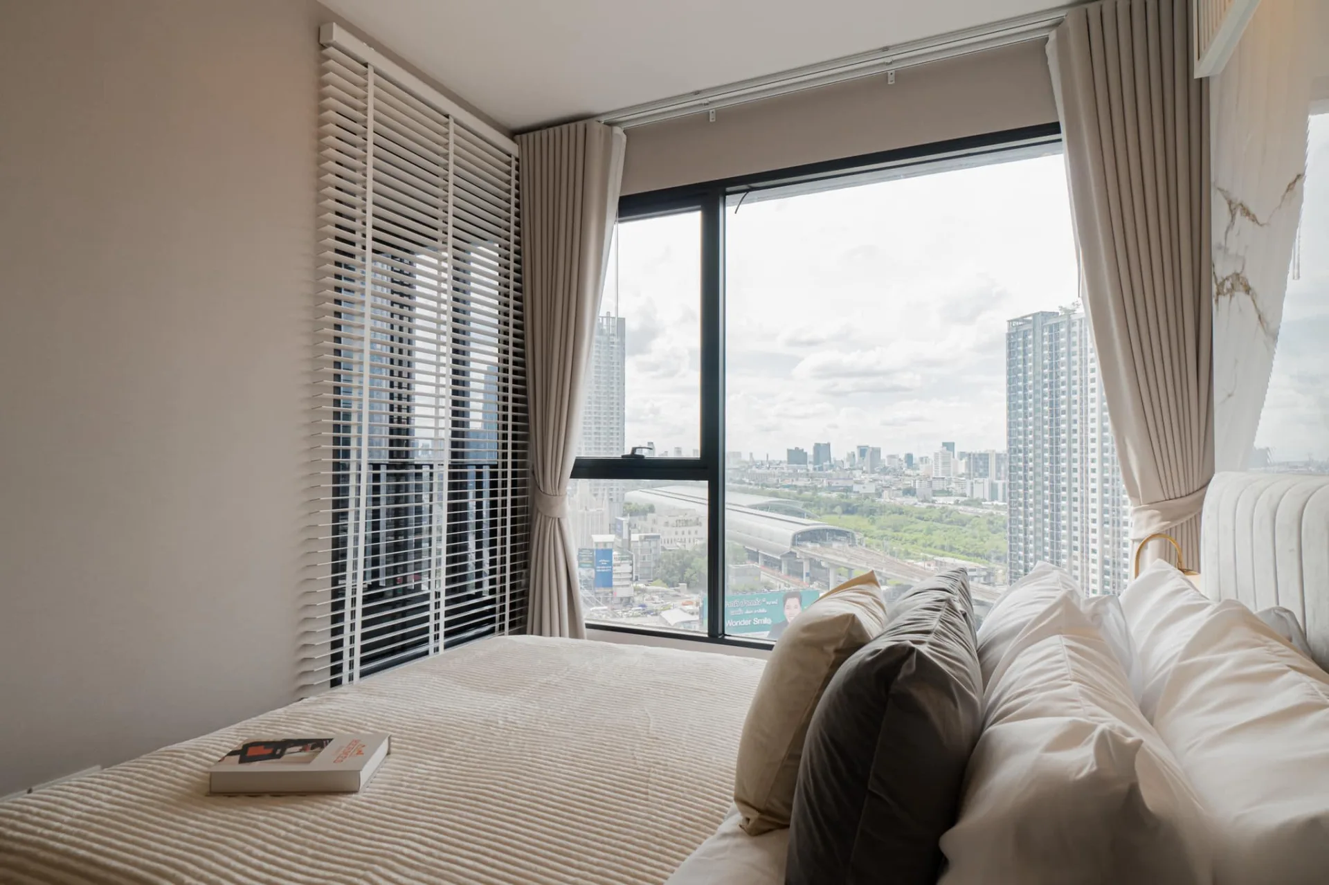Property photos for Ideo Mobi Asoke