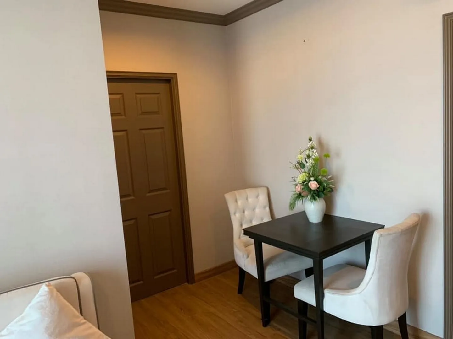 Property photos for The Reserve - Kasemsan 3