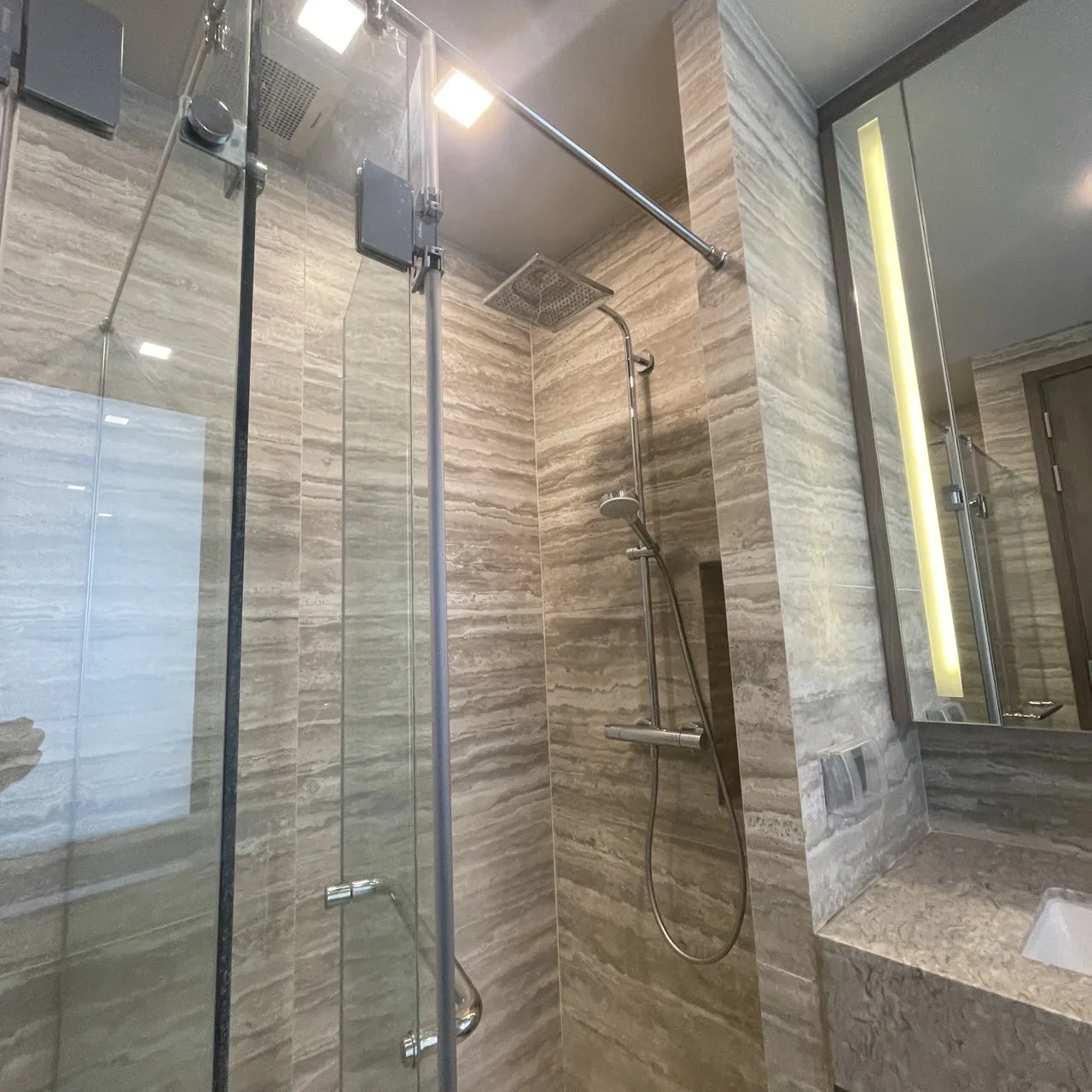 Property photos for Celes Asoke