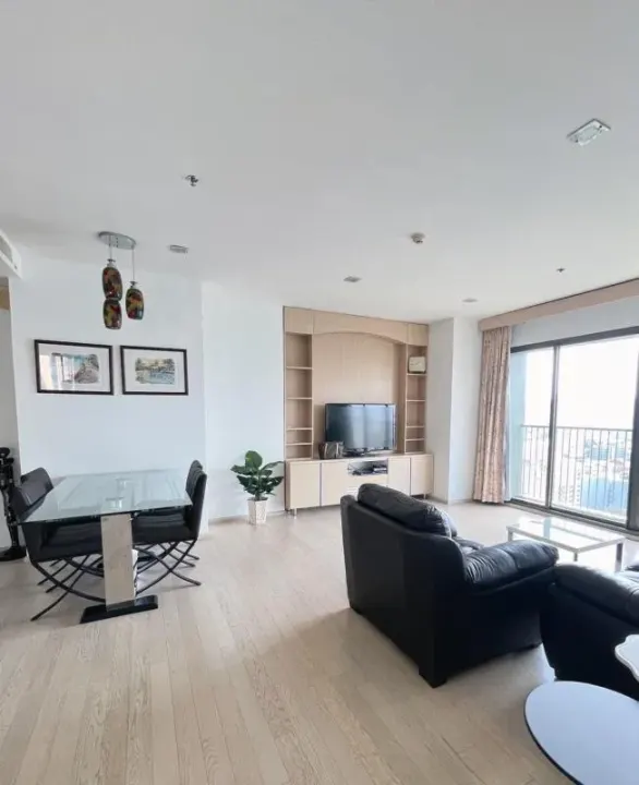 Property photos for Noble Solo